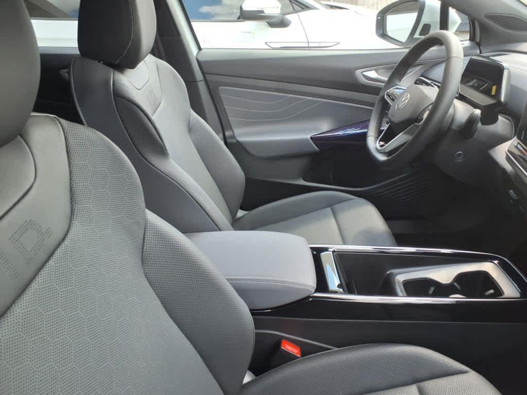 new 2025 Volkswagen ID.4 car, priced at $50,721
