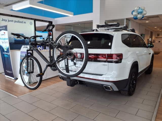 new 2025 Volkswagen Atlas car, priced at $48,354