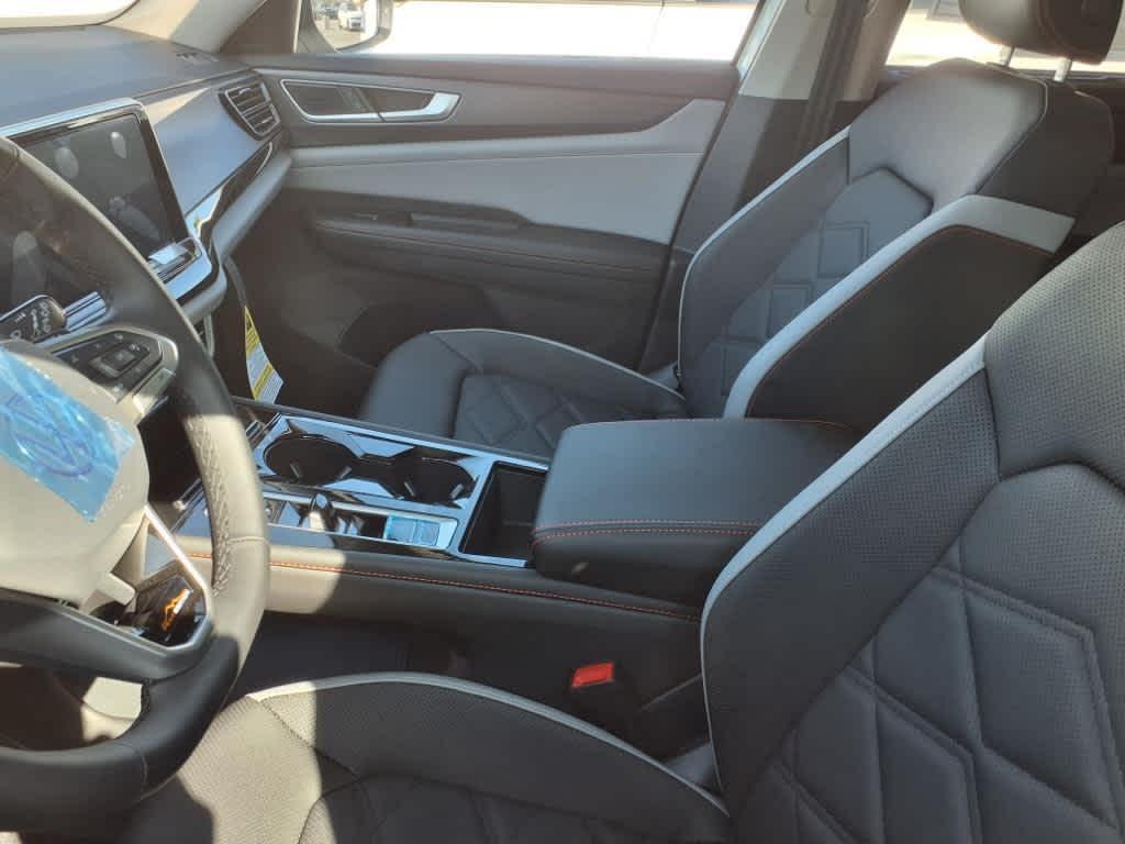 new 2025 Volkswagen Atlas car, priced at $46,854