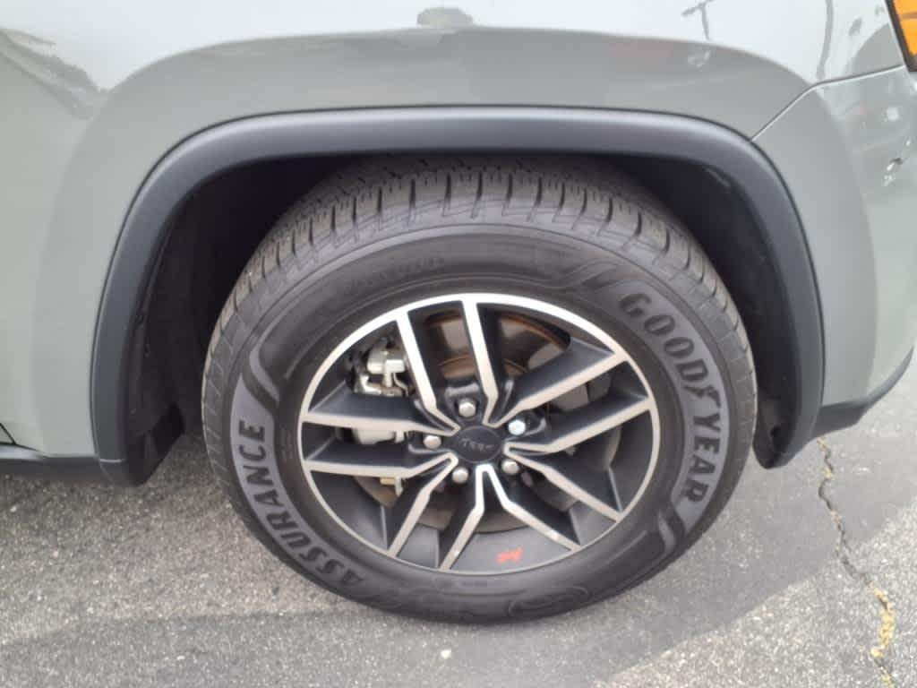 used 2020 Jeep Grand Cherokee car, priced at $21,999