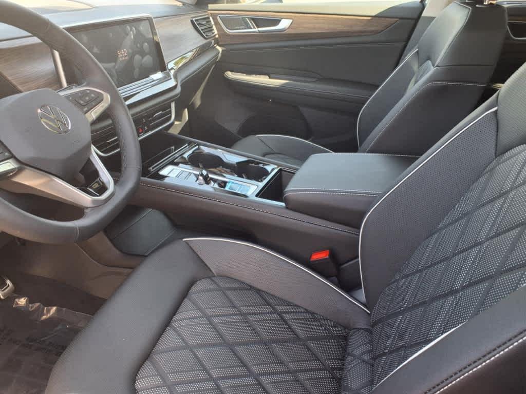 new 2025 Volkswagen Atlas car, priced at $54,234