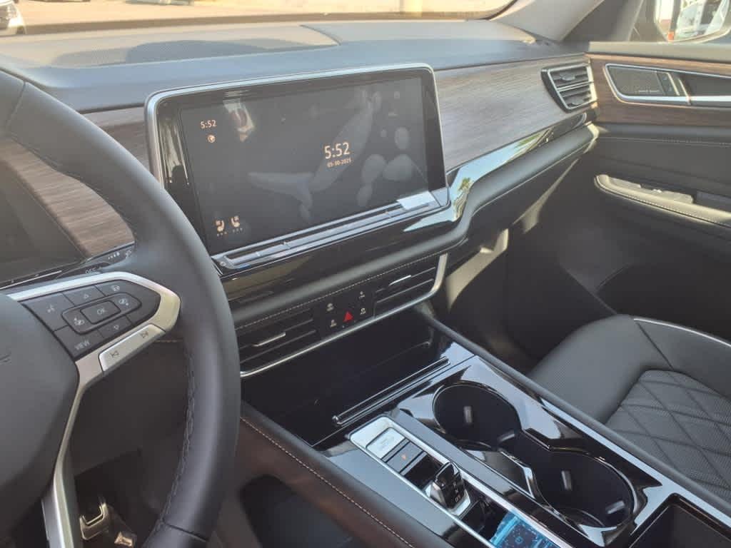 new 2025 Volkswagen Atlas car, priced at $54,234