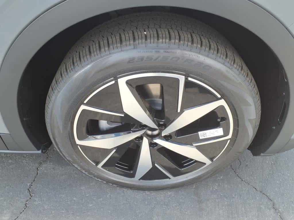 new 2025 Volkswagen ID.4 car, priced at $50,266