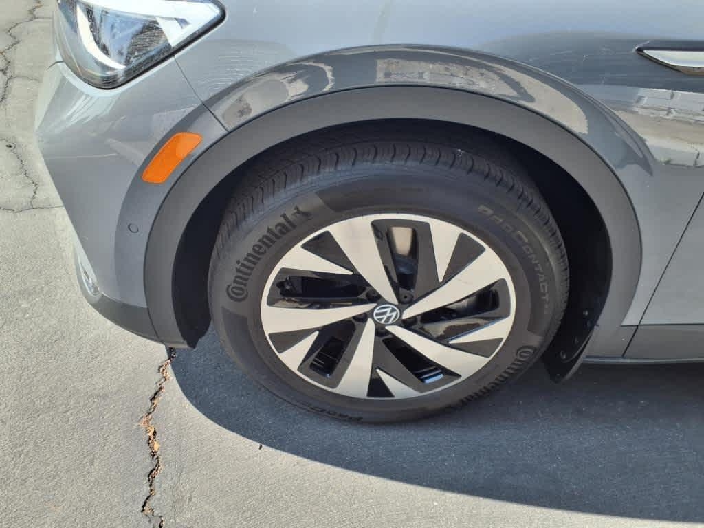 new 2025 Volkswagen ID.4 car, priced at $45,166