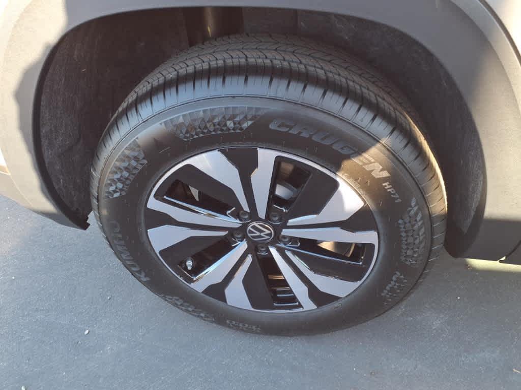 new 2025 Volkswagen Atlas Cross Sport car, priced at $39,241