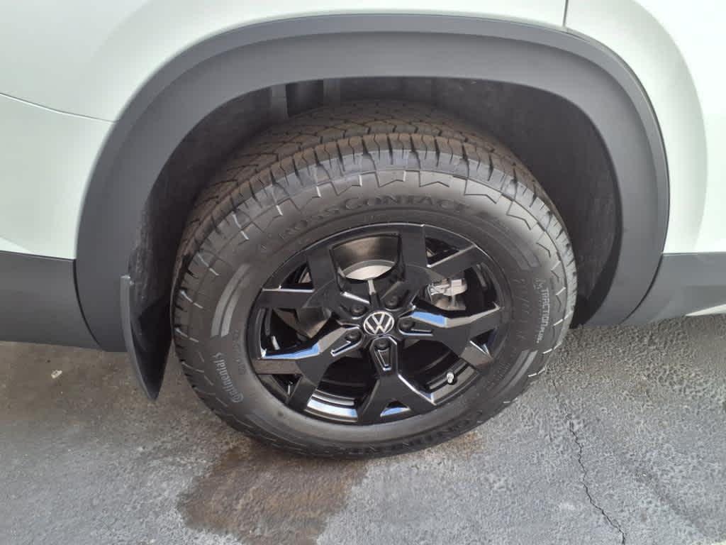 new 2025 Volkswagen Atlas car, priced at $47,376