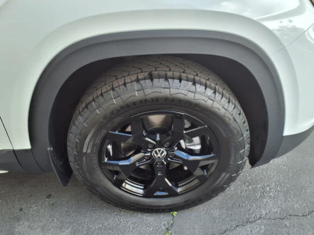 new 2025 Volkswagen Atlas car, priced at $47,376