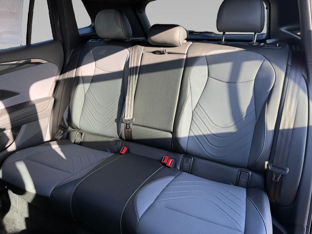 new 2025 Volkswagen Tiguan car, priced at $39,053