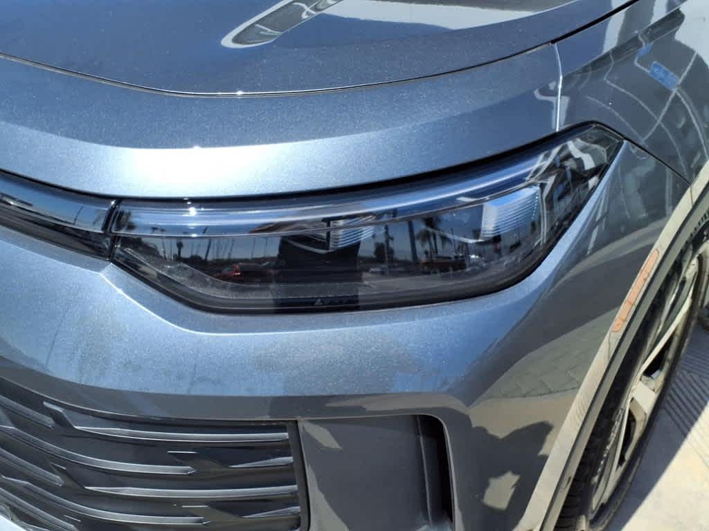 new 2025 Volkswagen Tiguan car, priced at $33,921