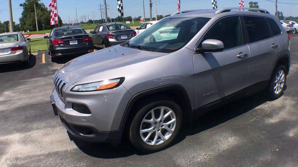 used 2018 Jeep Cherokee car, priced at $10,995