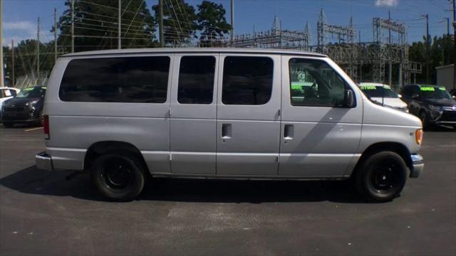 used 2001 Ford E150 car, priced at $6,995