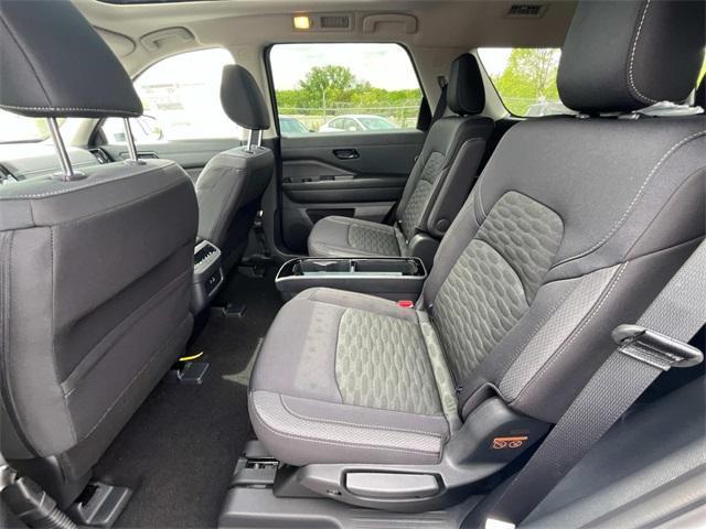 new 2025 Nissan Pathfinder car, priced at $39,398