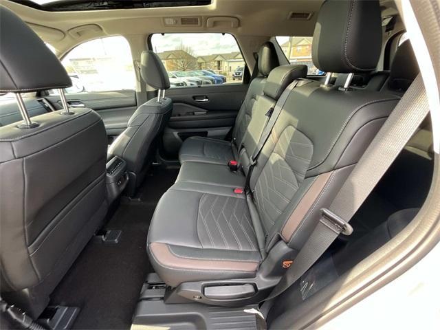 new 2025 Nissan Pathfinder car, priced at $47,722