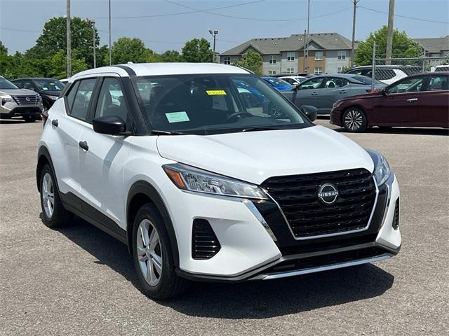 new 2025 Nissan Kicks Play car, priced at $23,850