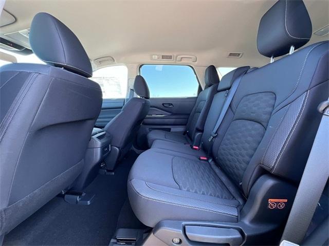 new 2025 Nissan Pathfinder car, priced at $35,127