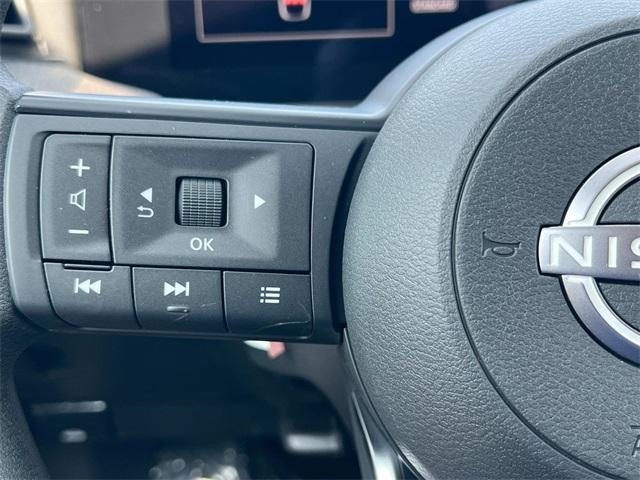 new 2025 Nissan Kicks car, priced at $28,455