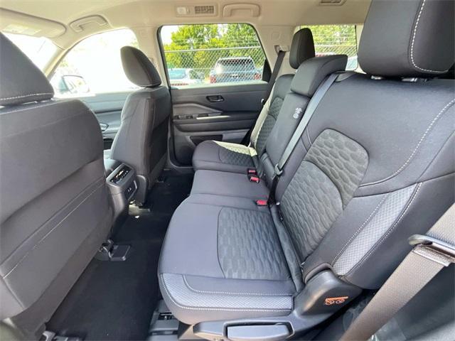 new 2025 Nissan Pathfinder car, priced at $38,176