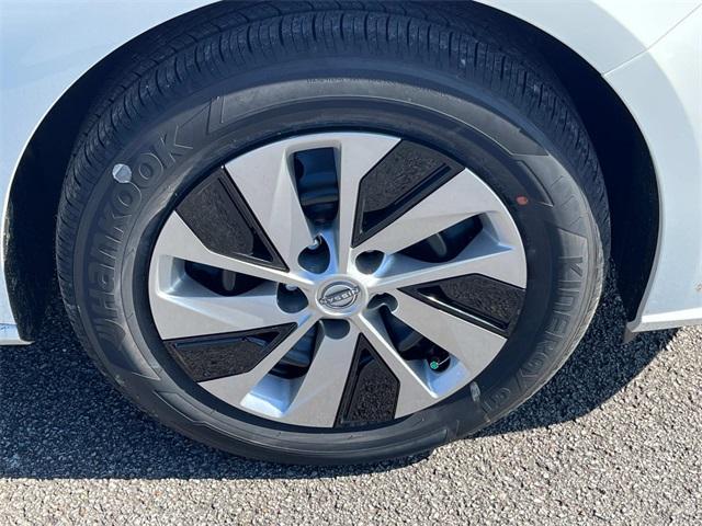 new 2025 Nissan Altima car, priced at $28,140