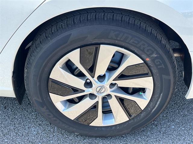 new 2025 Nissan Altima car, priced at $28,140