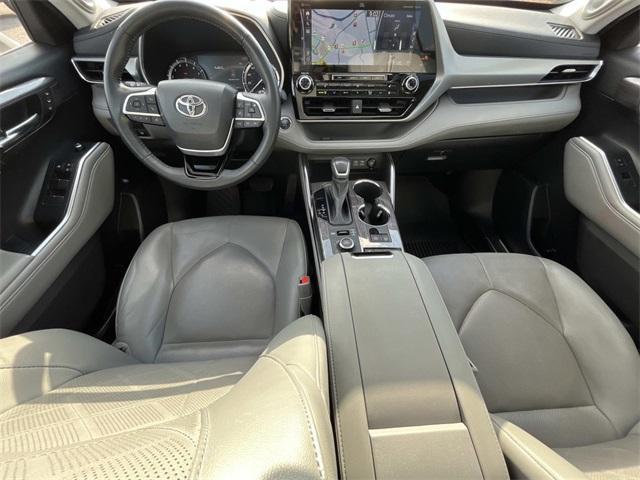 used 2022 Toyota Highlander car, priced at $36,988
