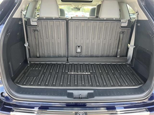 used 2022 Toyota Highlander car, priced at $36,988