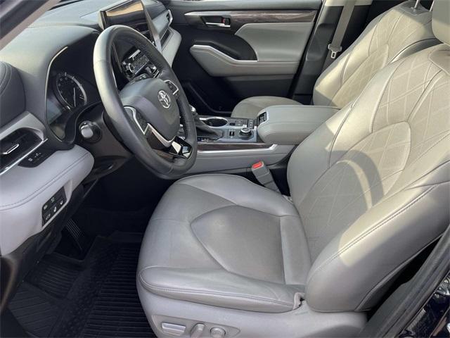 used 2022 Toyota Highlander car, priced at $36,988