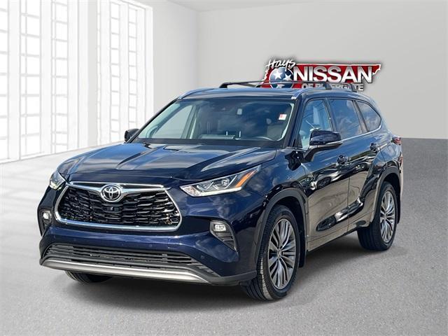 used 2022 Toyota Highlander car, priced at $36,988