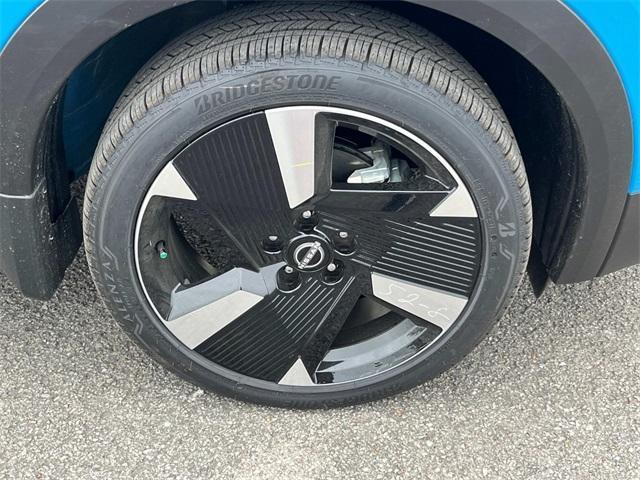 new 2025 Nissan Kicks car, priced at $30,840
