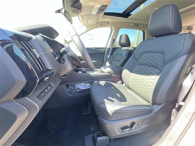 new 2025 Nissan Pathfinder car, priced at $42,620