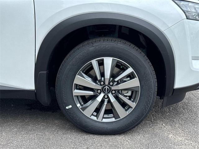 new 2025 Nissan Pathfinder car, priced at $41,030