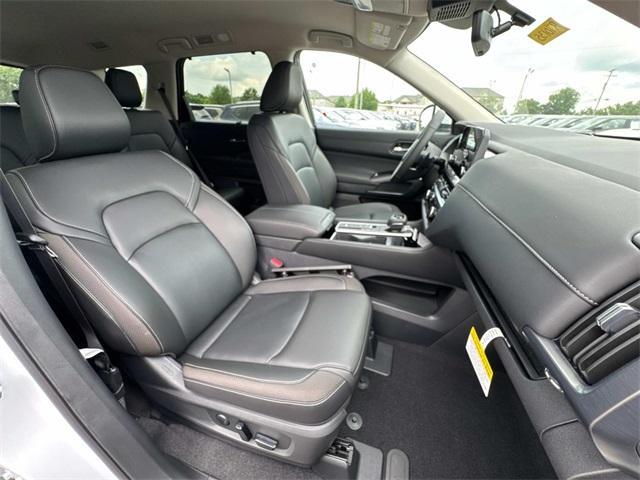 new 2025 Nissan Pathfinder car, priced at $41,030