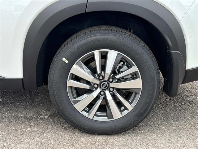 new 2025 Nissan Pathfinder car, priced at $41,030