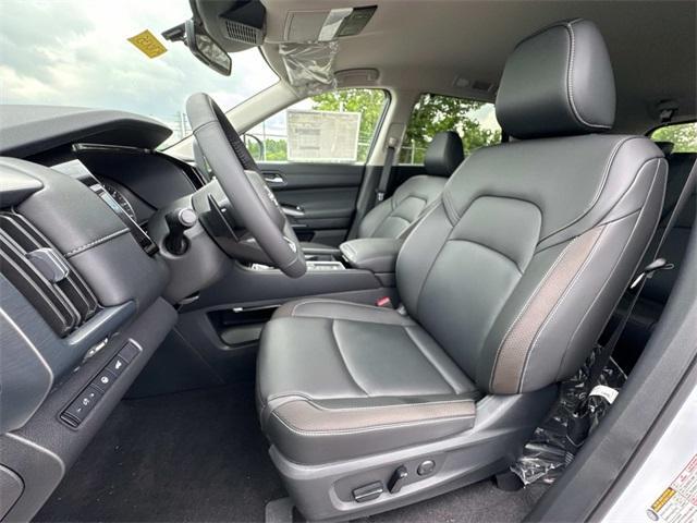 new 2025 Nissan Pathfinder car, priced at $41,030