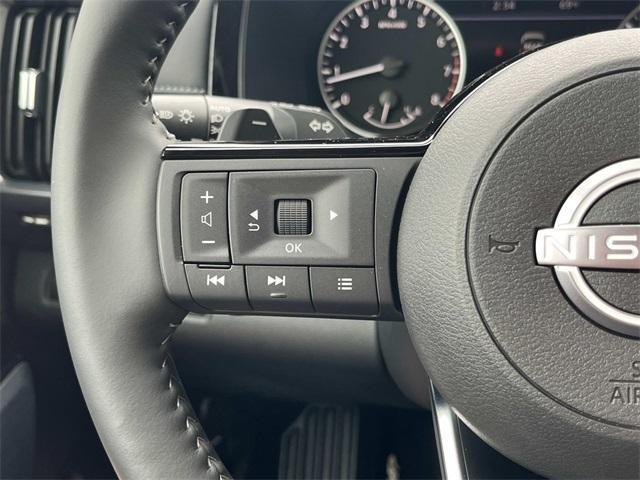 new 2025 Nissan Pathfinder car, priced at $39,217