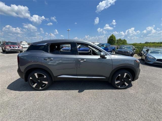 new 2025 Nissan Kicks car, priced at $27,956