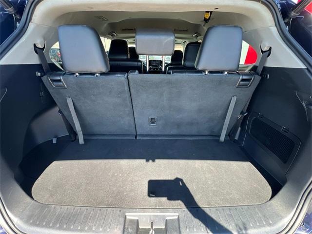 used 2022 Toyota Highlander car, priced at $36,672