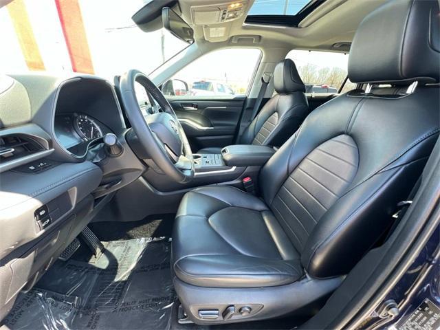used 2022 Toyota Highlander car, priced at $36,672