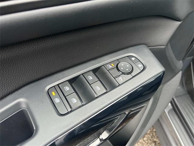 new 2025 Nissan Pathfinder car, priced at $42,237