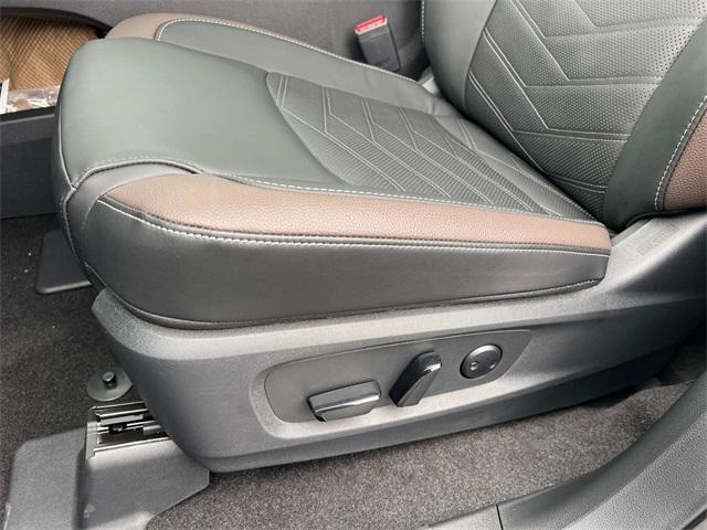 new 2025 Nissan Pathfinder car, priced at $48,052