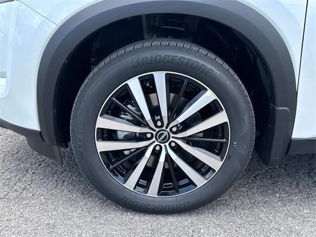 new 2025 Nissan Pathfinder car, priced at $49,490
