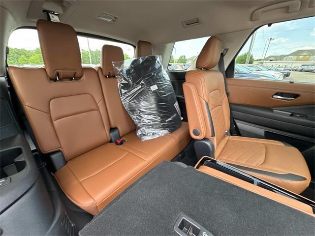 new 2025 Nissan Pathfinder car, priced at $49,490