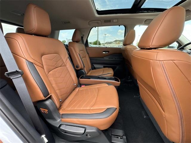 new 2025 Nissan Pathfinder car, priced at $49,490