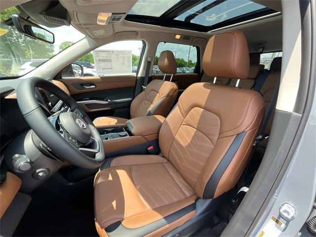 new 2025 Nissan Pathfinder car, priced at $49,856