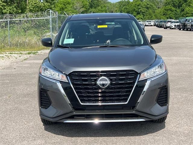 new 2025 Nissan Kicks Play car, priced at $23,850