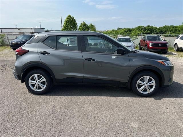 new 2025 Nissan Kicks Play car, priced at $23,850