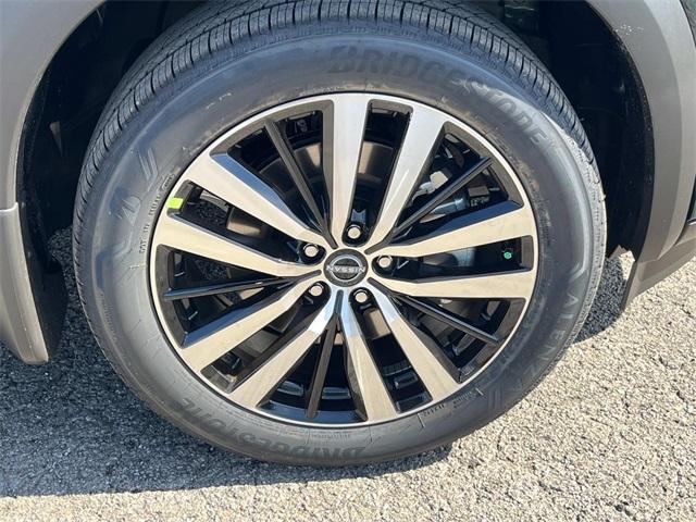 new 2025 Nissan Pathfinder car, priced at $48,972
