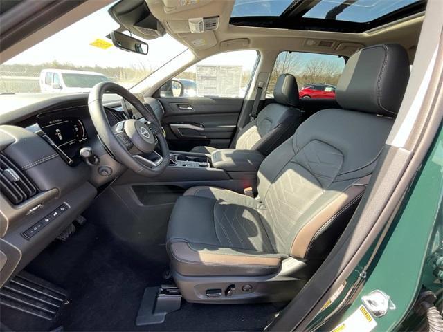 new 2025 Nissan Pathfinder car, priced at $48,972
