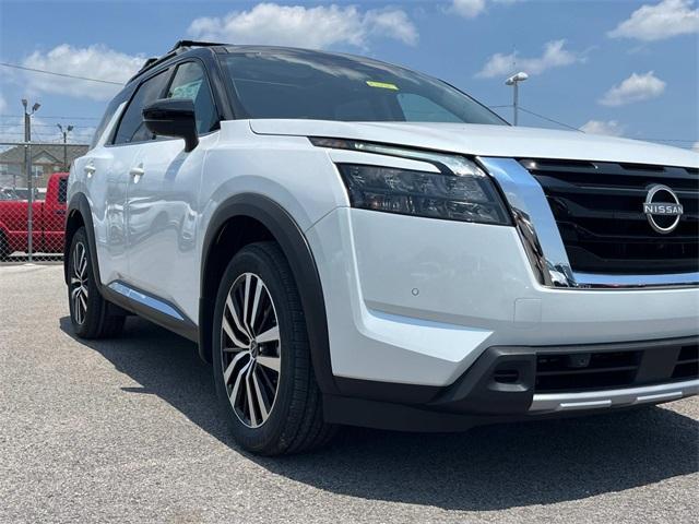 new 2025 Nissan Pathfinder car, priced at $50,348
