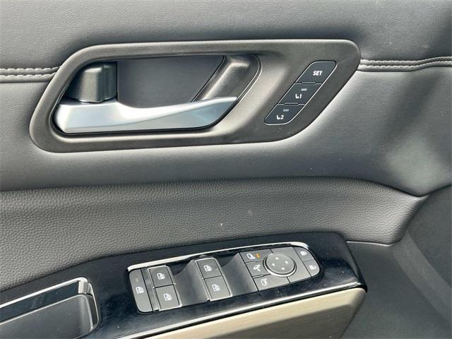 new 2025 Nissan Pathfinder car, priced at $48,972