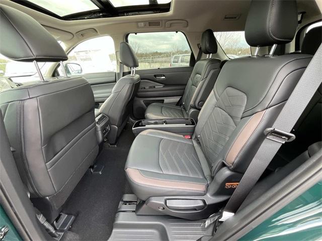 new 2025 Nissan Pathfinder car, priced at $48,972